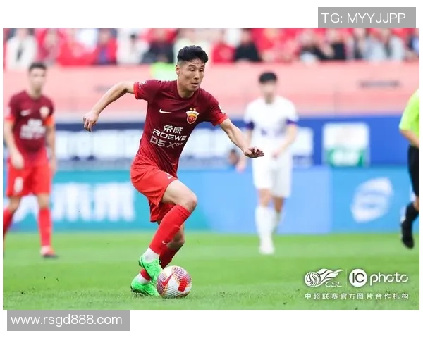 上海海港迎战成都蓉城，争夺中超关键三分展开激烈对决