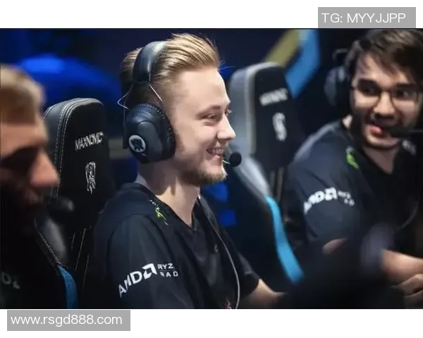 以Caps中路为核心打造战术体系 探究其在全球赛场上的战略地位与影响力