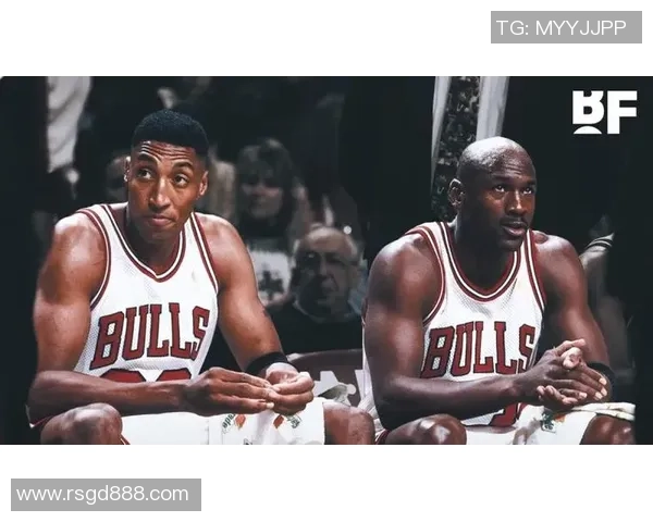 斯科蒂皮蓬的传奇人生与团队精神如何铸就公牛王朝辉煌岁月