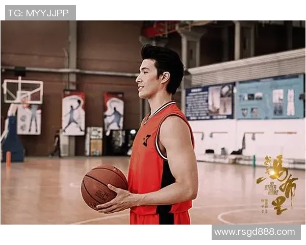 篮球巨星的荣耀之路：从少年梦想到NBA巅峰的奋斗历程与传奇时刻