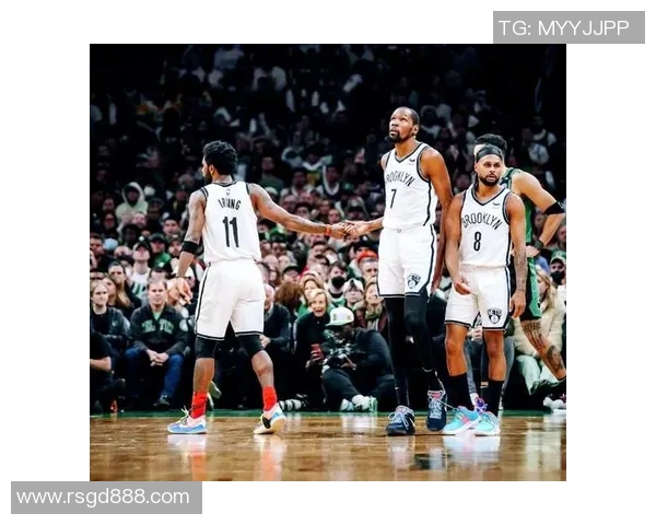 篮网鏖战老鹰激烈对攻终场逆转展现球队坚韧与新赛季希望